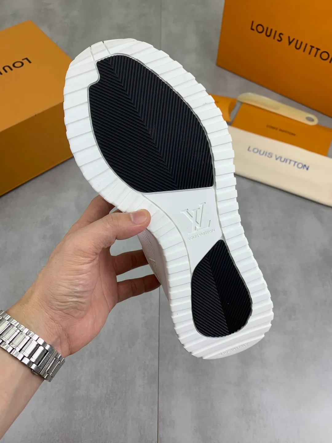 Men's men's shoes P680 new style 💶[LOUIS VUITTON] (original order) new style 🍀LV Louis Vuitton * - top version of LV classic trendy shoes! Use imported original cowhide and water-dyed cowhide lining. The latest original wear-resistant TPU combination outsole! High quality products! Multiple colors available, code number: 38-44 (45 46 customized)